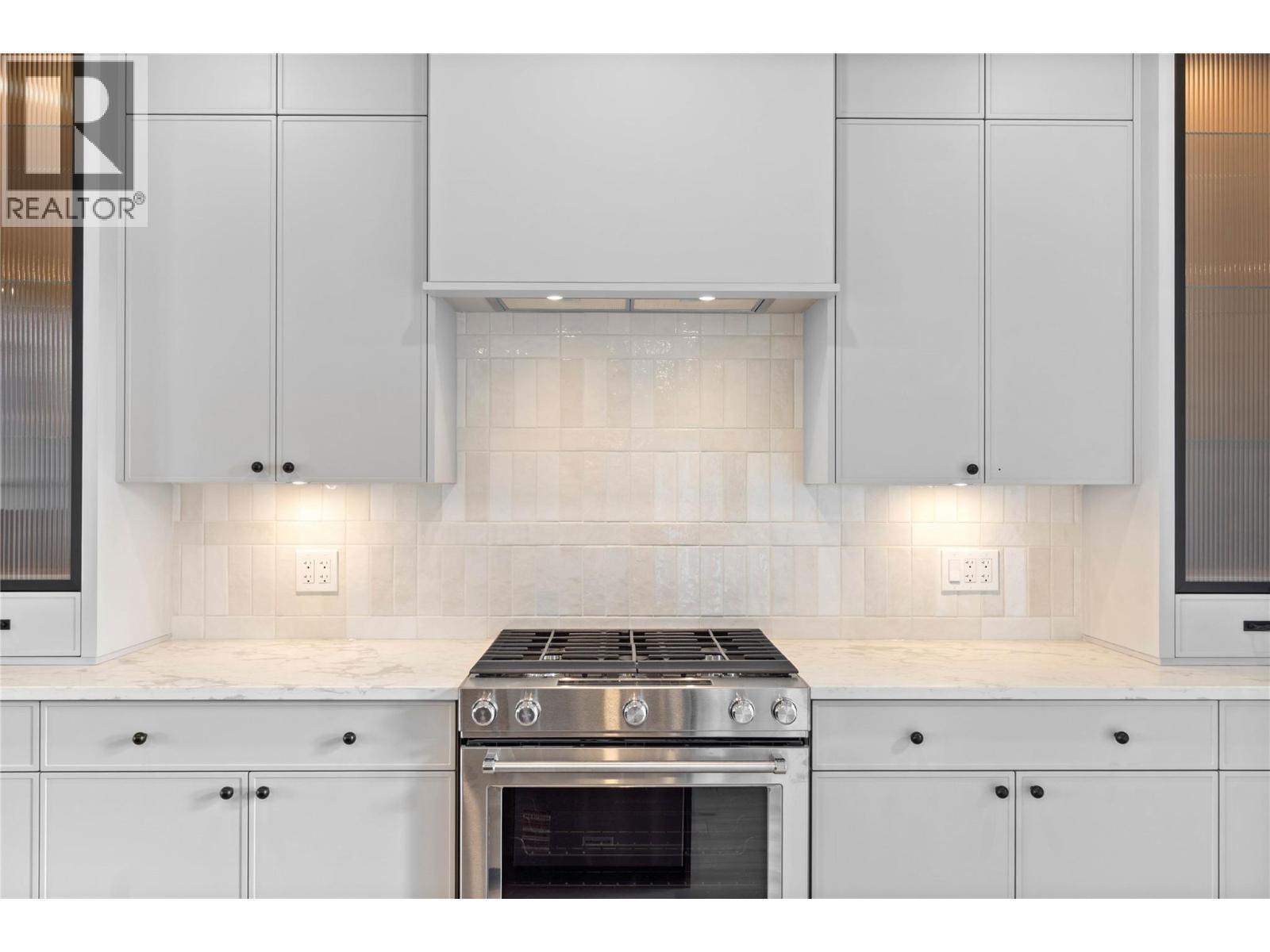 38 Rue Cheval Noir Unit# 113, Kamloops, BC - Indoor Photo Showing Kitchen