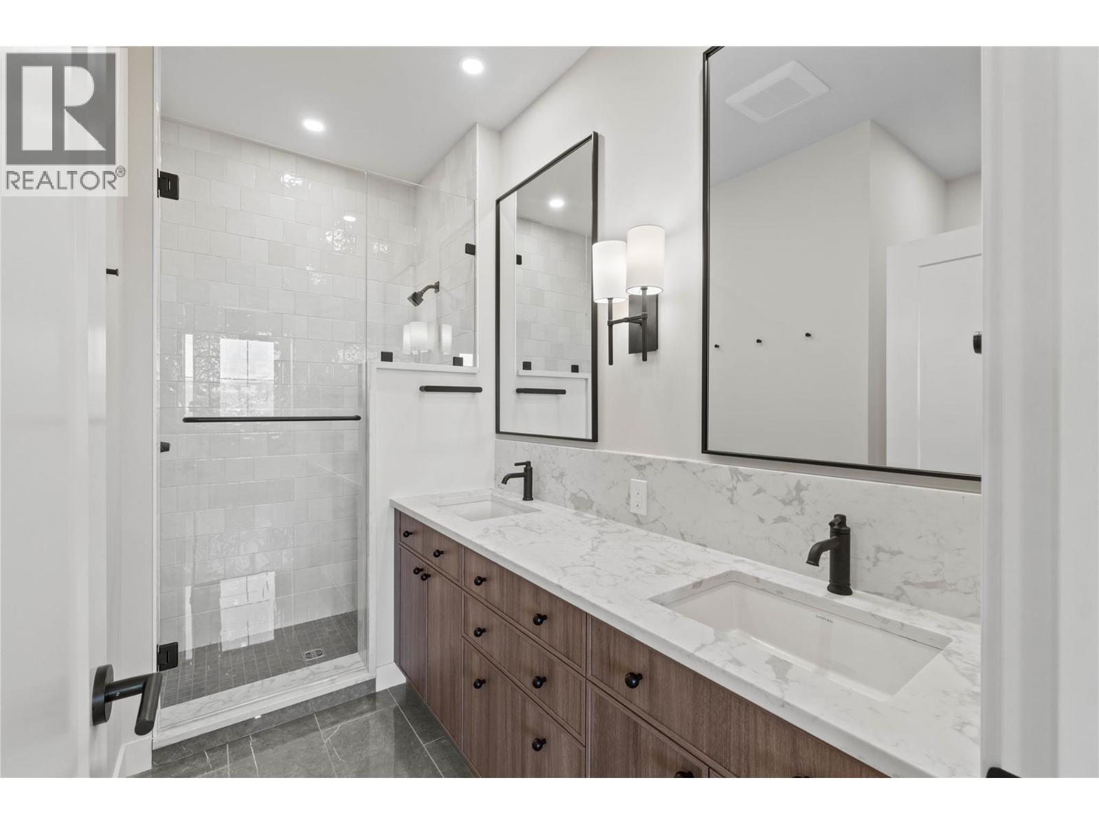 38 Rue Cheval Noir Unit# 113, Kamloops, BC - Indoor Photo Showing Bathroom