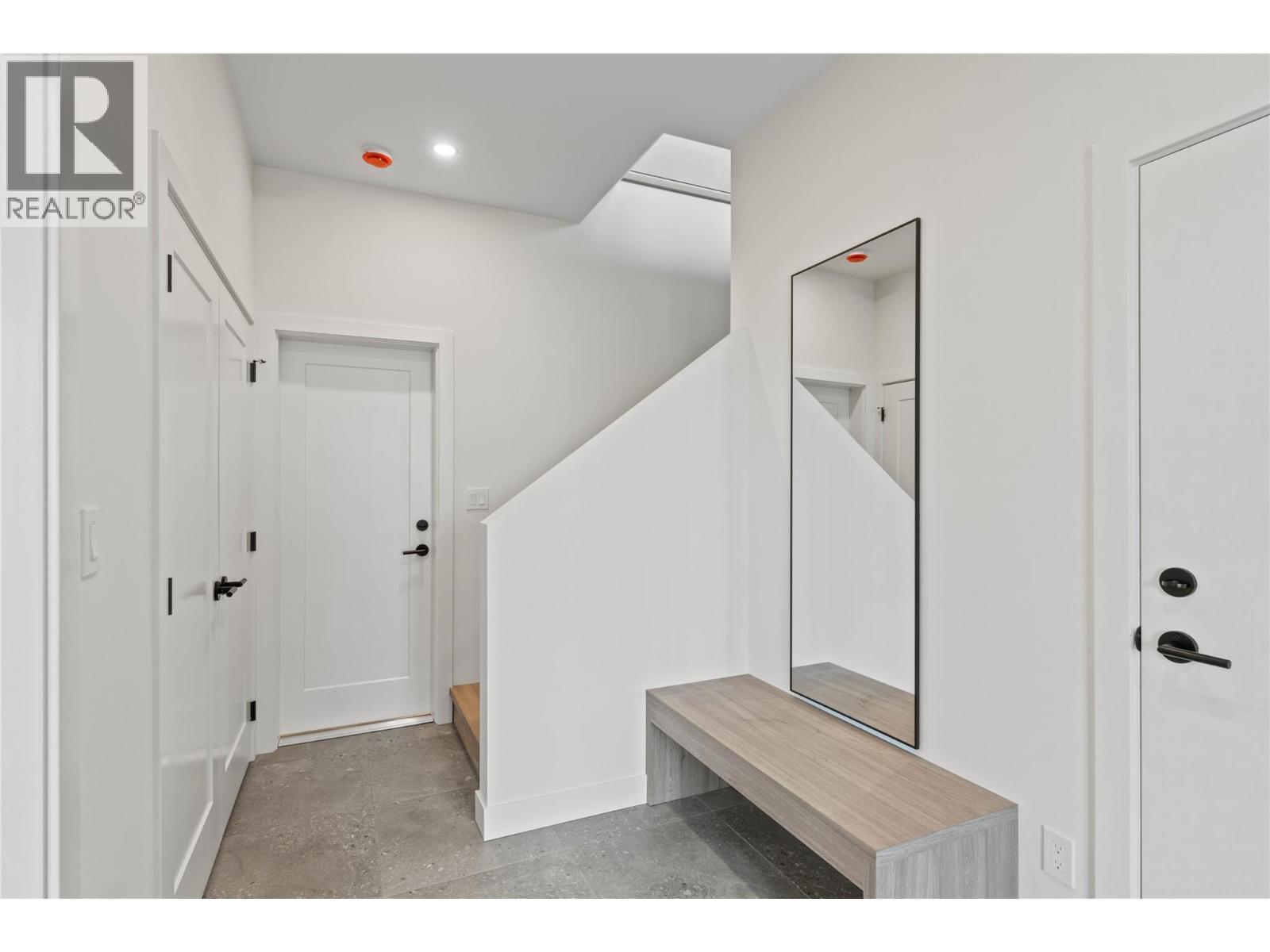 2264 Coldwater Drive, Kamloops, BC - Indoor Photo Showing Other Room