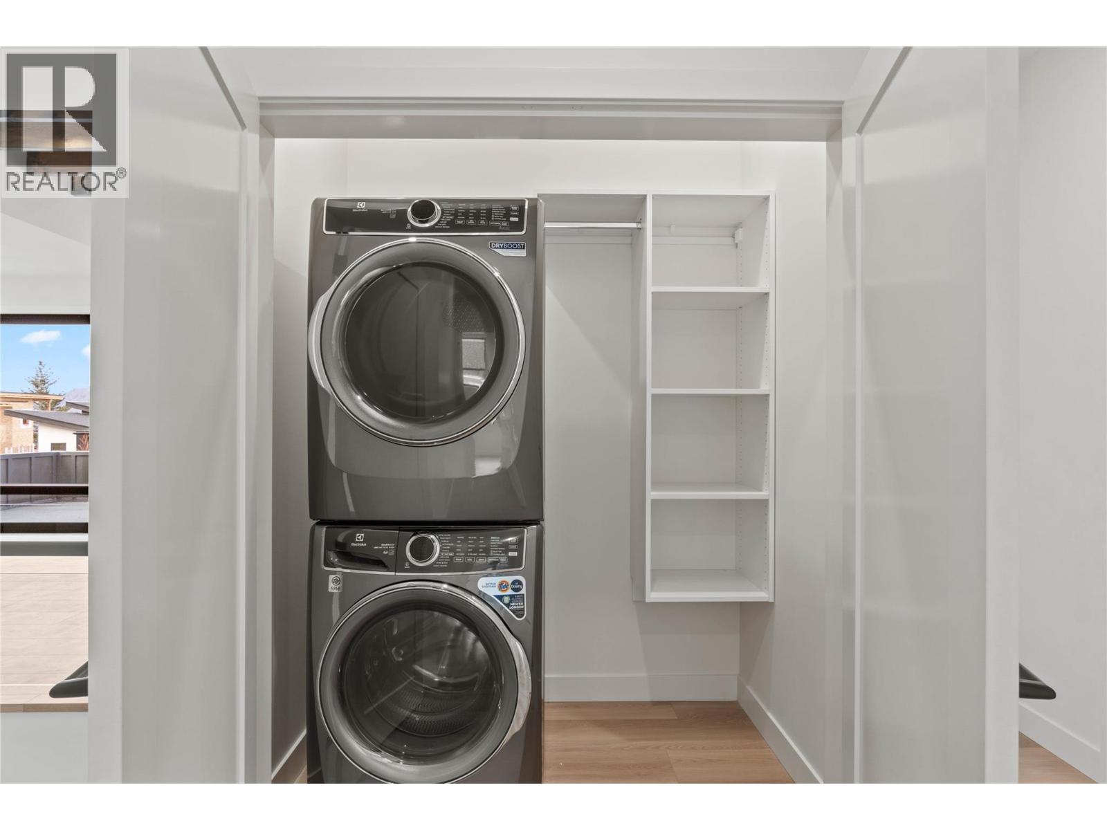 2264 Coldwater Drive, Kamloops, BC - Indoor Photo Showing Laundry Room