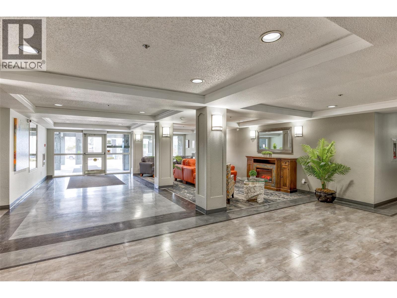 1045 Sutherland Avenue Unit# 350, Kelowna, BC - Indoor Photo Showing Other Room