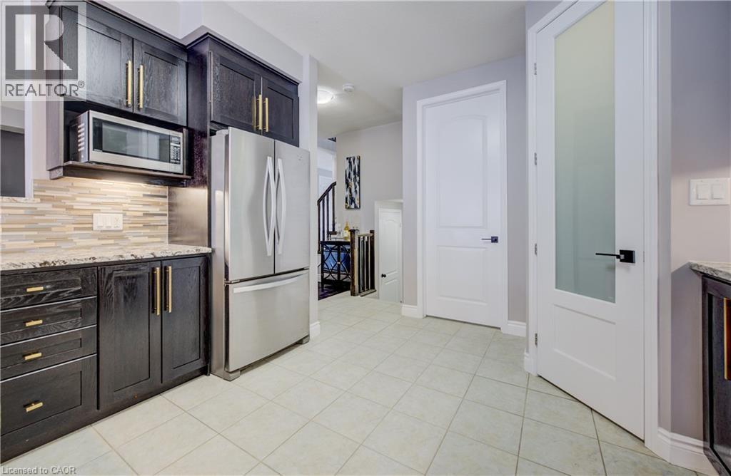 502 Woodbine Avenue, Kitchener, ON - Indoor Photo Showing Kitchen