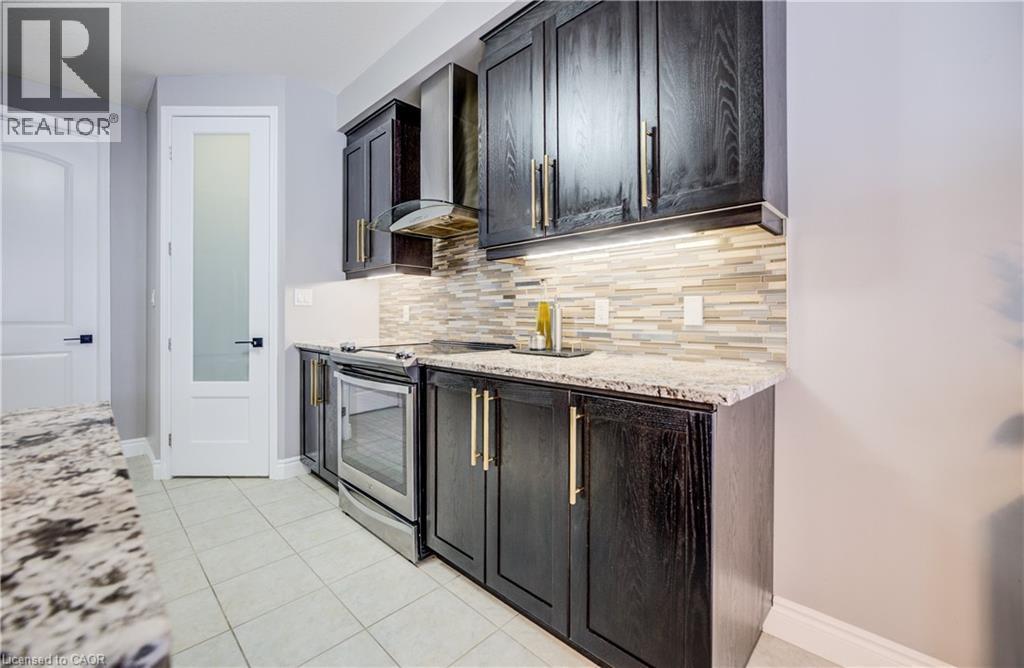 502 Woodbine Avenue, Kitchener, ON - Indoor Photo Showing Kitchen