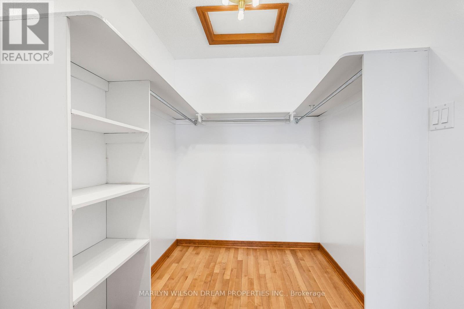1605 Dixie Street, Ottawa, ON - Indoor With Storage