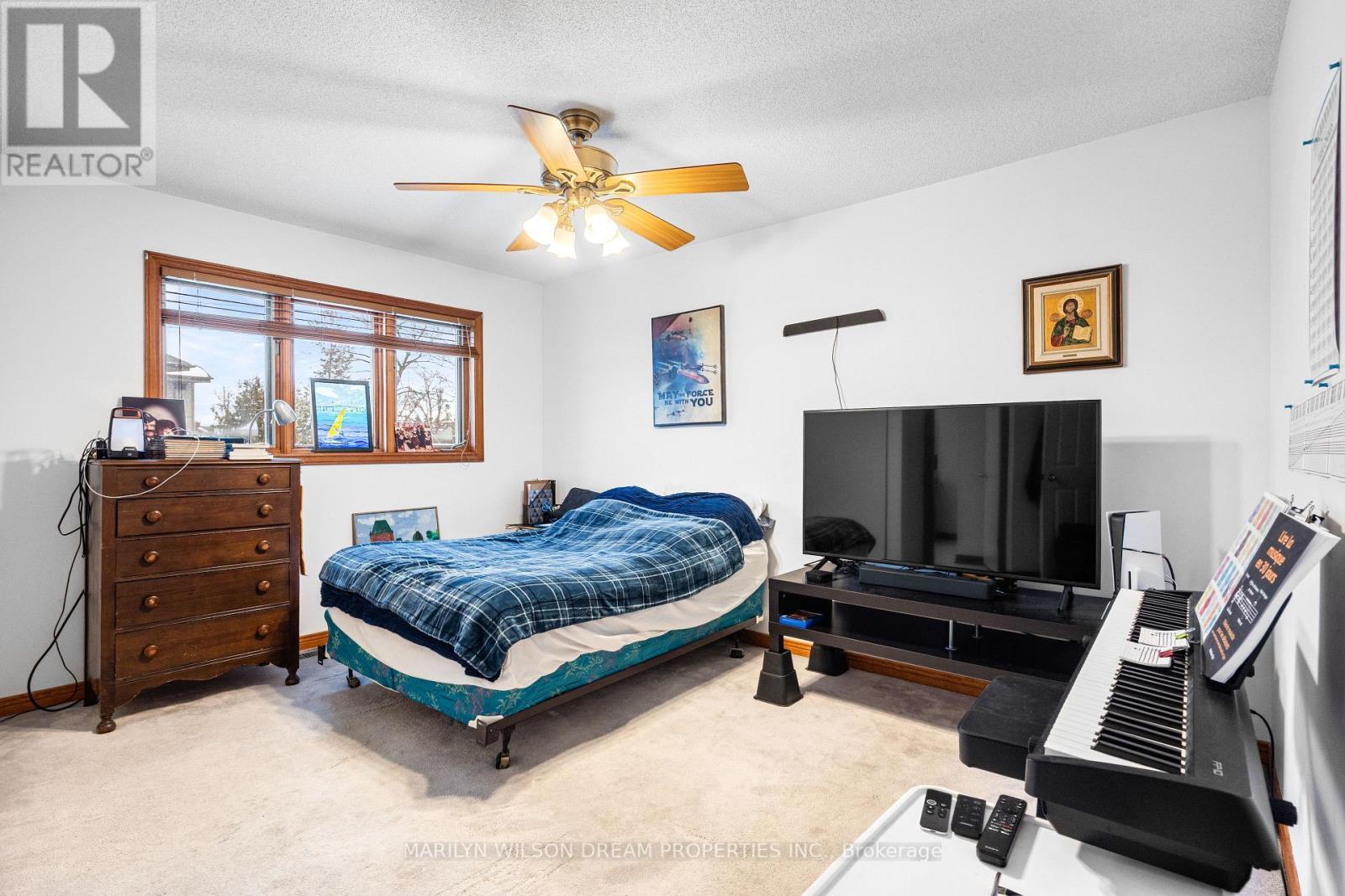 1605 Dixie Street, Ottawa, ON - Indoor Photo Showing Bedroom