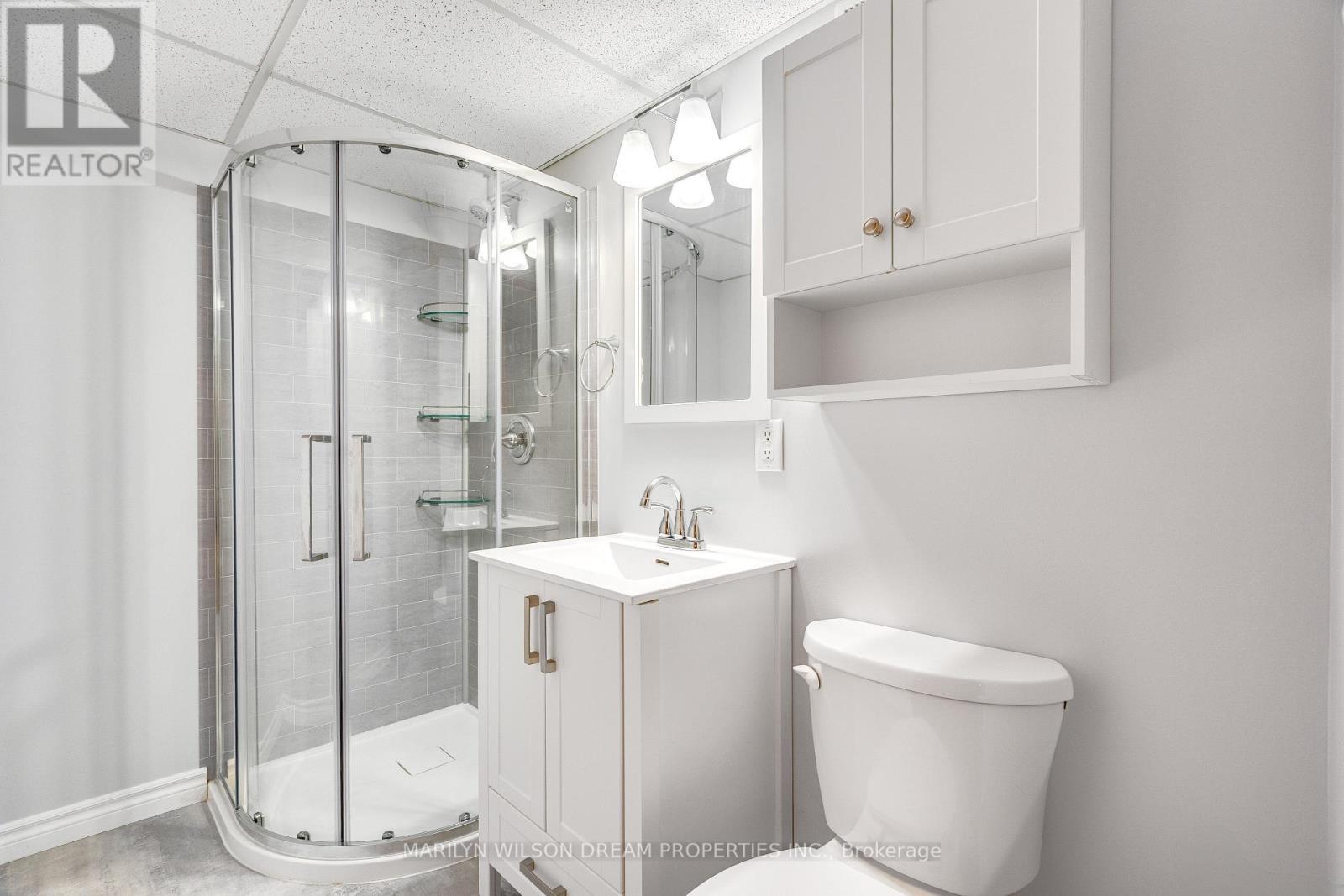 1605 Dixie Street, Ottawa, ON - Indoor Photo Showing Bathroom