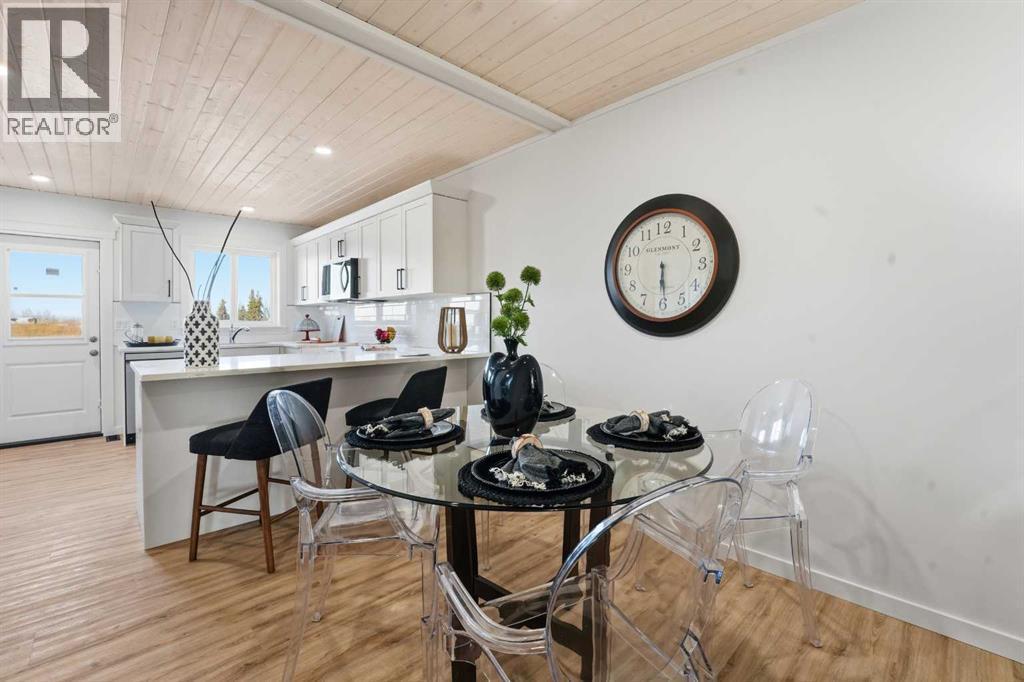6 Metcalf Way, Lacombe, AB - Indoor Photo Showing Dining Room