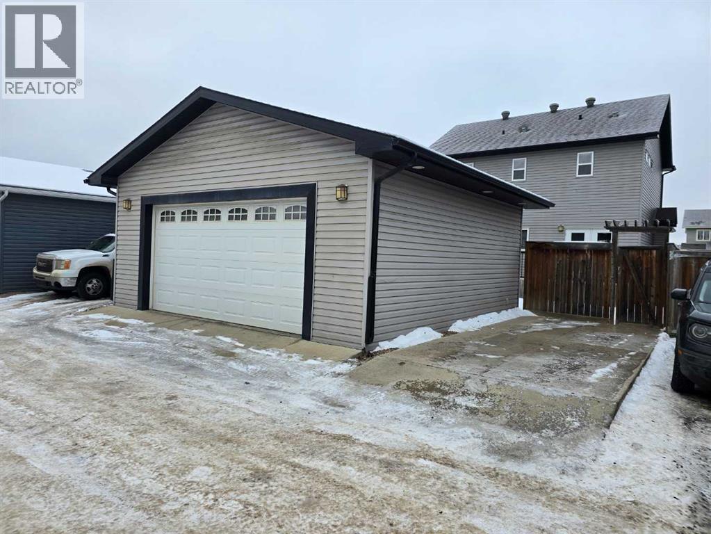 Extra parking - 197 Snowy Owl Way Nw, Fort Mcmurray, AB - Outdoor With Exterior