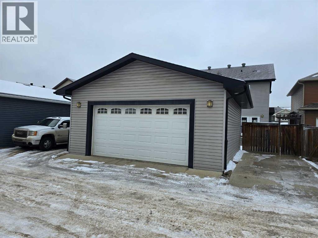 Double Detached Heated Garage - 197 Snowy Owl Way Nw, Fort Mcmurray, AB - Outdoor With Exterior