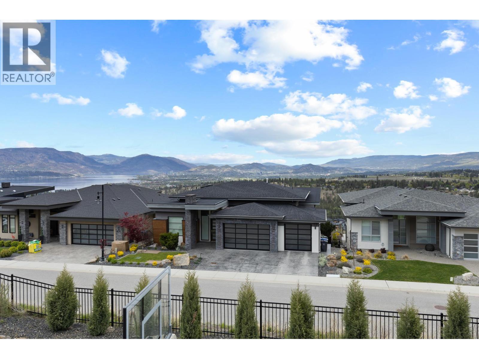1088 Clarance Avenue, Kelowna, BC - Outdoor