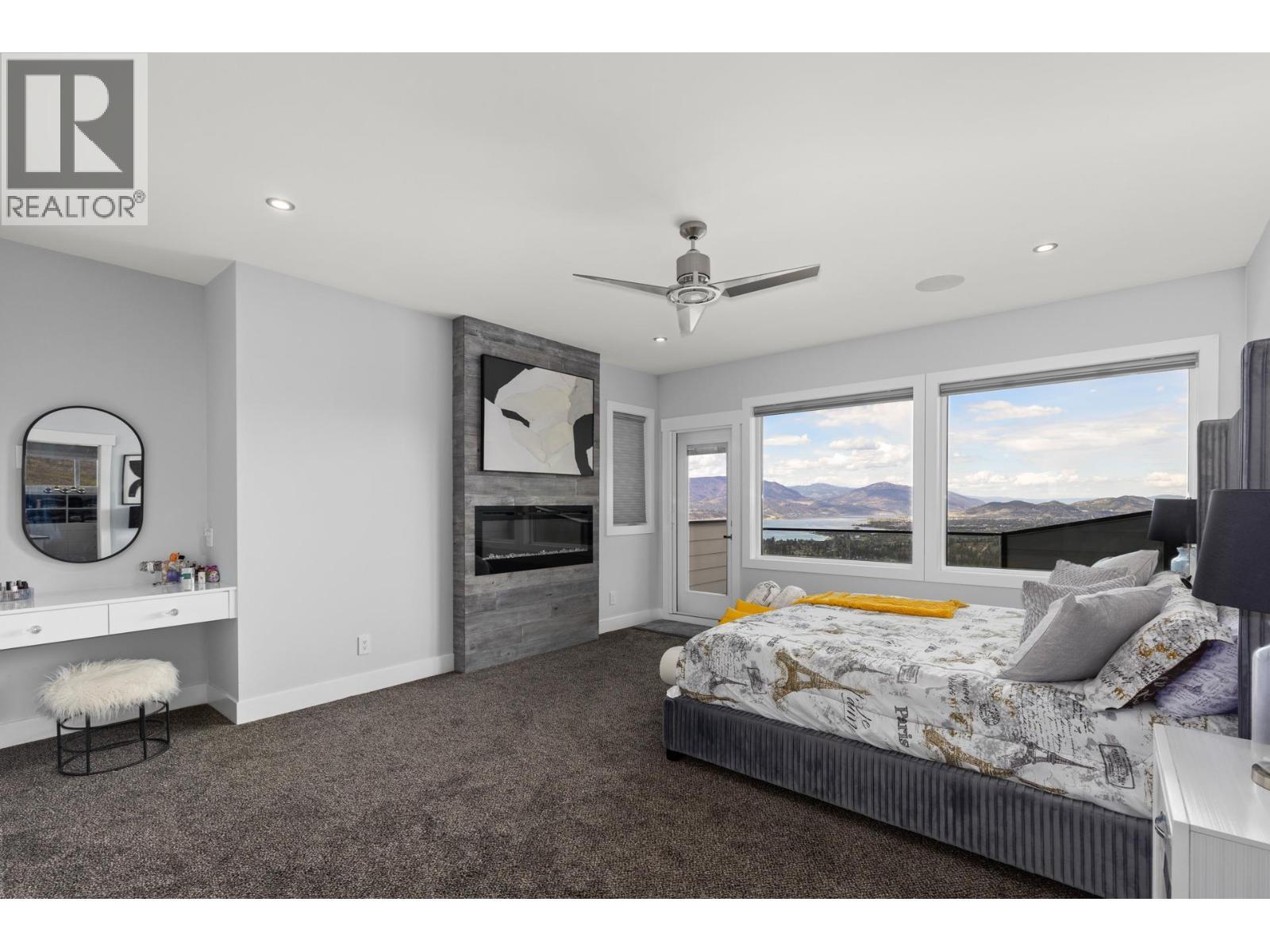 Primary bedroom - 1088 Clarance Avenue, Kelowna, BC - Indoor Photo Showing Bedroom