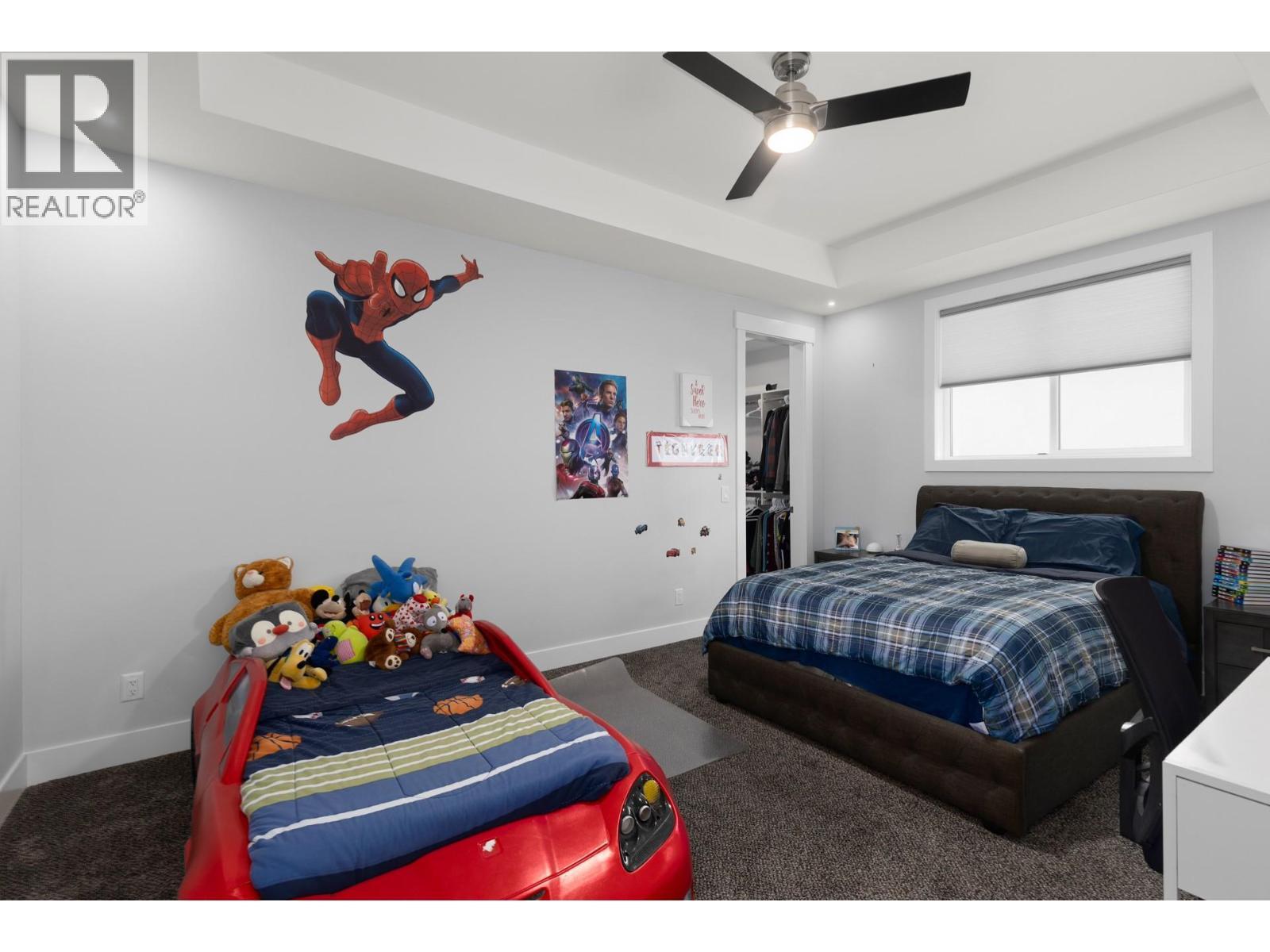 1088 Clarance Avenue, Kelowna, BC - Indoor Photo Showing Bedroom