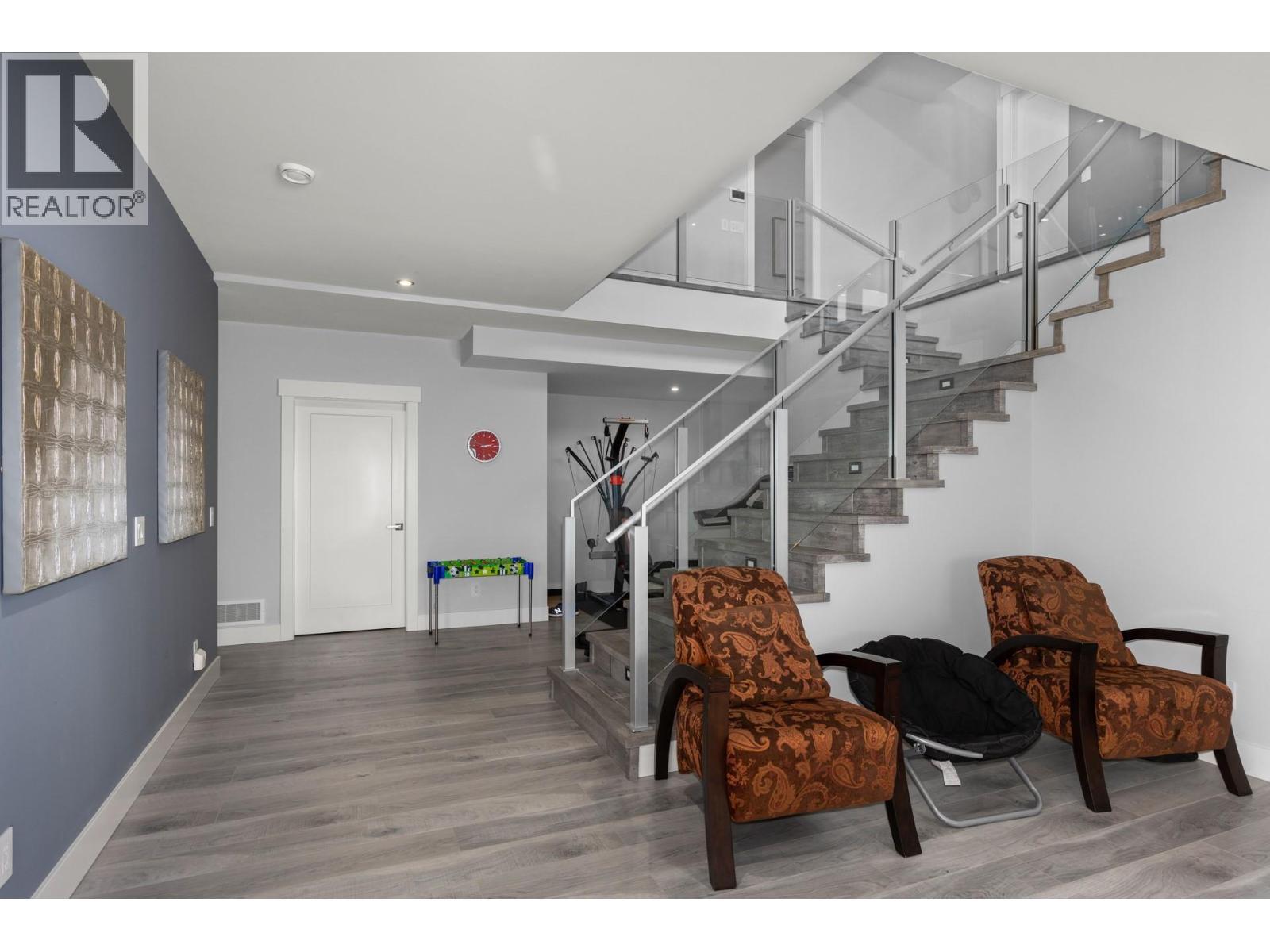 1088 Clarance Avenue, Kelowna, BC - Indoor Photo Showing Other Room