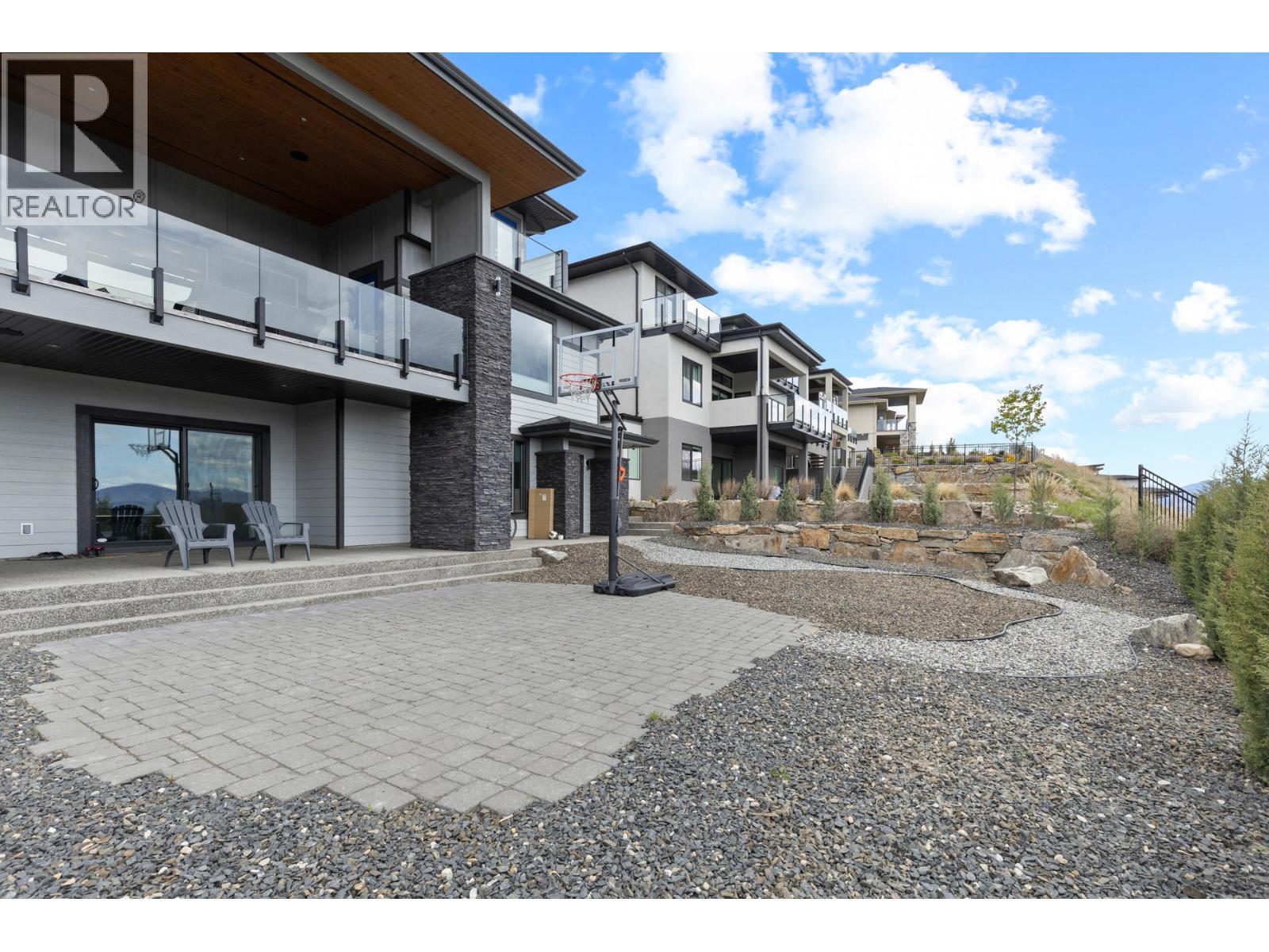 1088 Clarance Avenue, Kelowna, BC - Outdoor With Balcony