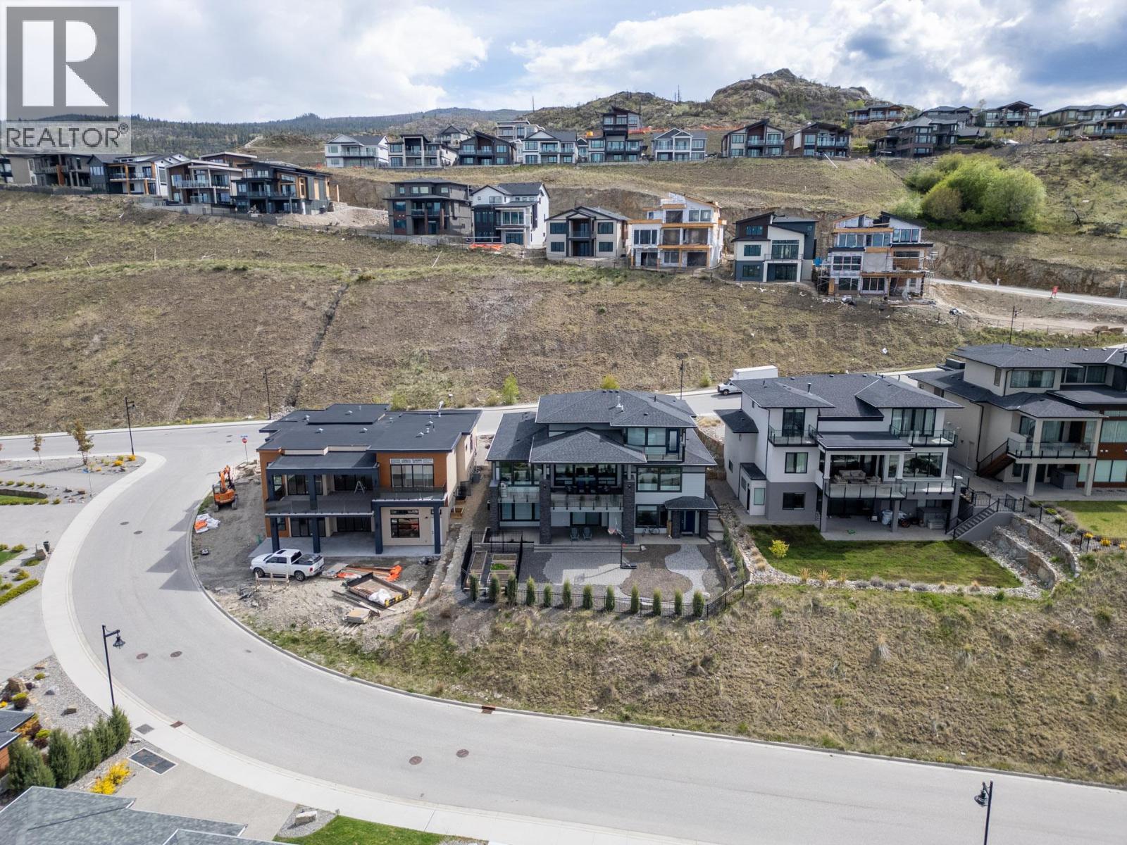 1088 Clarance Avenue, Kelowna, BC - Outdoor With View