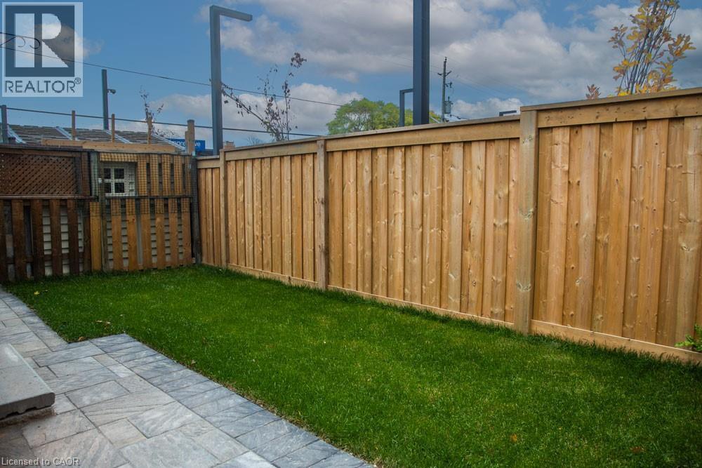 116 Bay Street N, Hamilton, ON - Outdoor