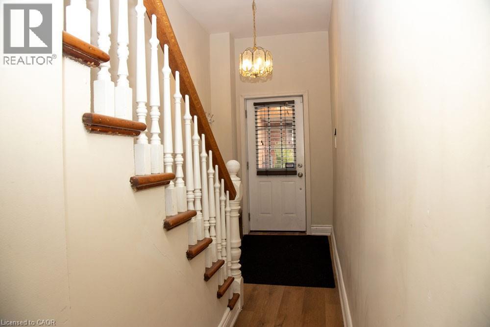 116 Bay Street N, Hamilton, ON - Indoor Photo Showing Other Room