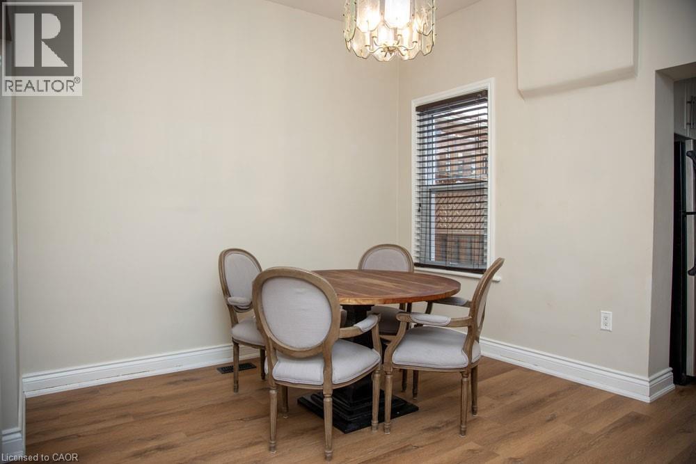 116 Bay Street N, Hamilton, ON - Indoor Photo Showing Dining Room