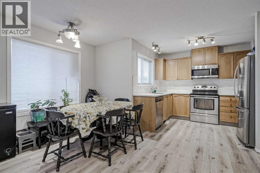 222 Bridleridge Way Sw, Calgary, AB - Indoor Photo Showing Kitchen