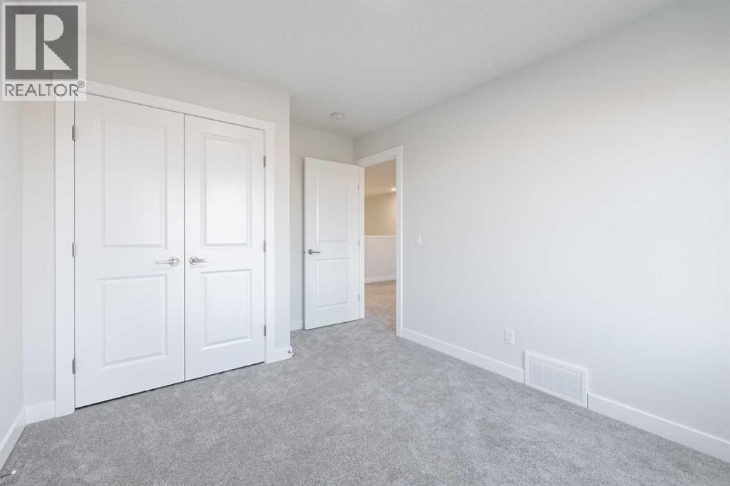 17 Sora Gardens Se, Calgary, AB - Indoor