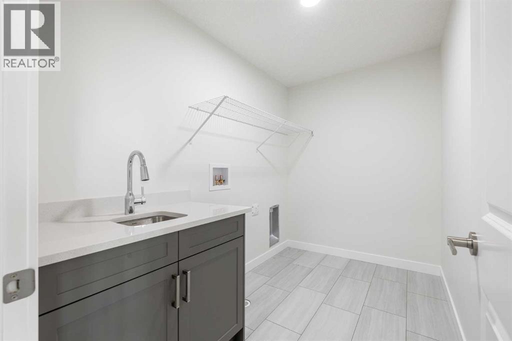 17 Sora Gardens Se, Calgary, AB - Indoor Photo Showing Other Room