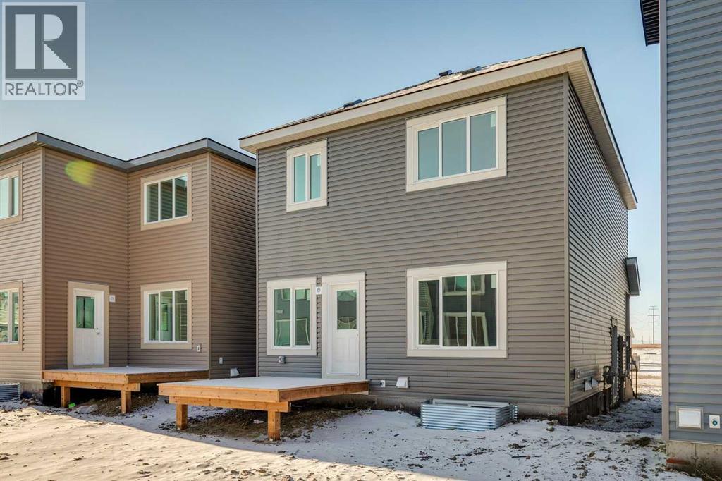 17 Sora Gardens Se, Calgary, AB - Outdoor With Exterior