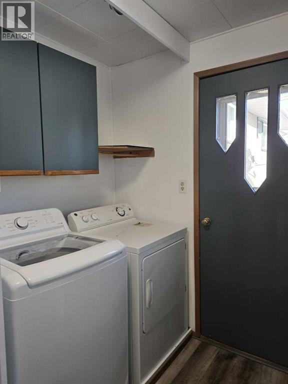 Main Floor laundry - 101 Simpson Street, Hinton, AB - Indoor Photo Showing Laundry Room