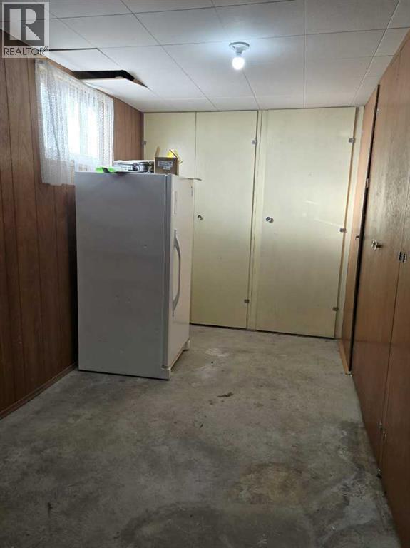 Stand Up Freezer - 101 Simpson Street, Hinton, AB - Indoor