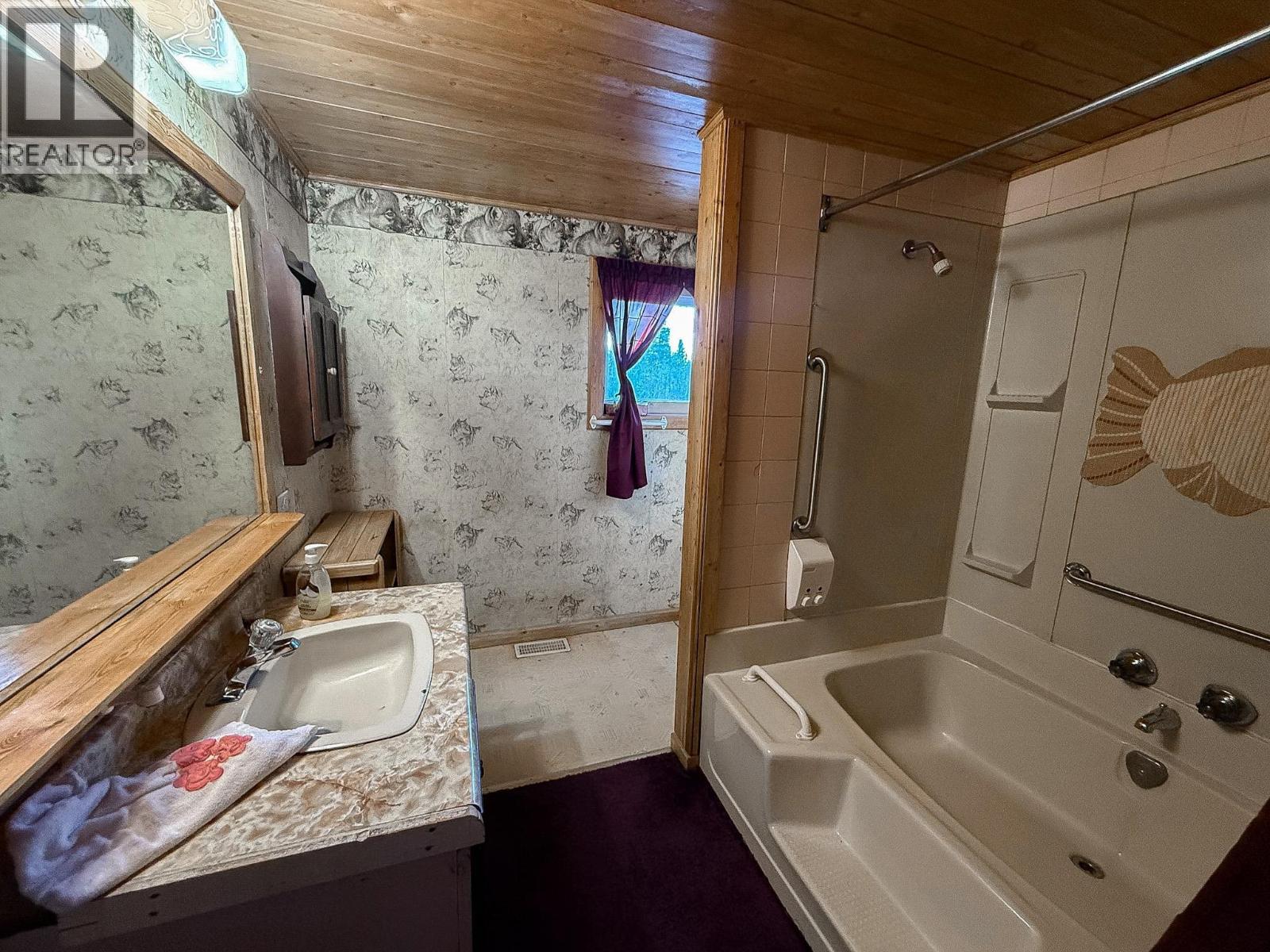 7031 Inman Road, Lone Butte, BC - Indoor Photo Showing Bathroom