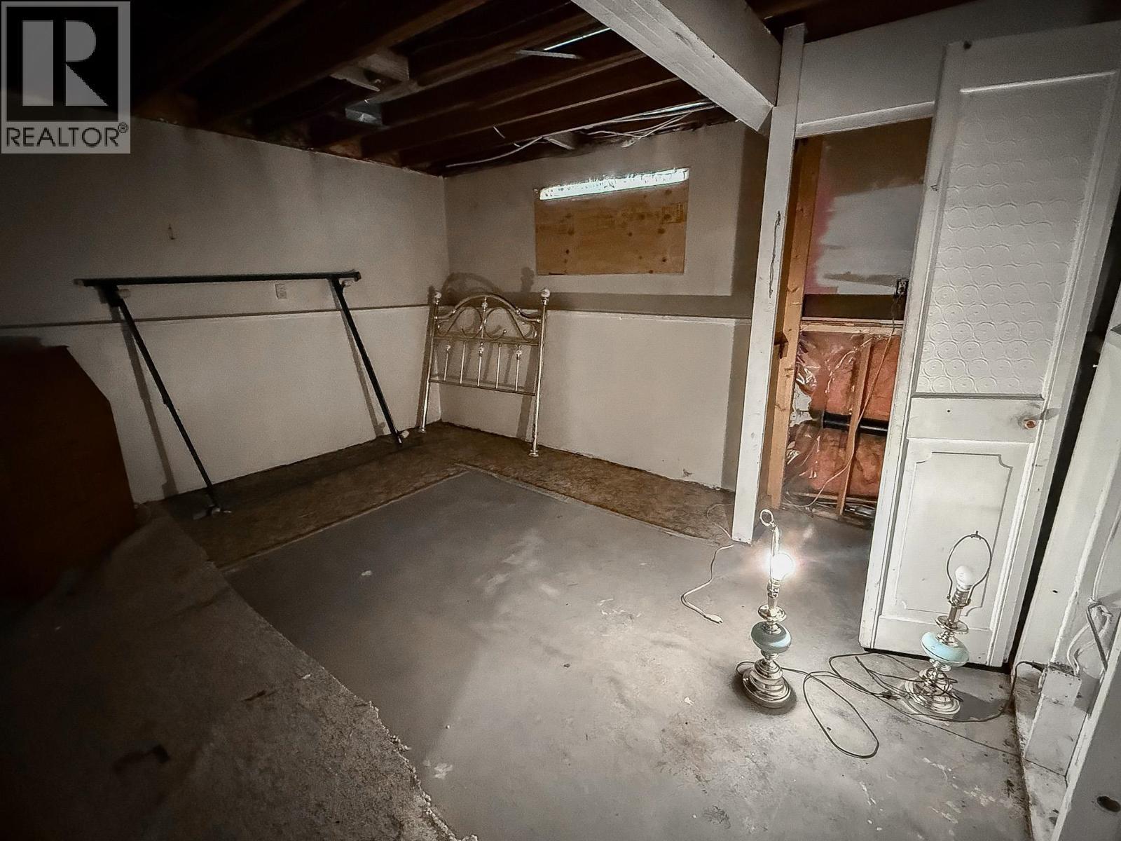 7031 Inman Road, Lone Butte, BC - Indoor Photo Showing Basement