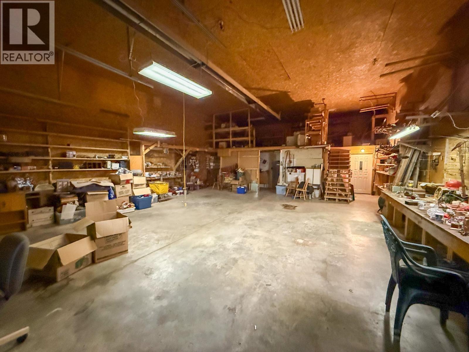 7031 Inman Road, Lone Butte, BC - Indoor Photo Showing Garage