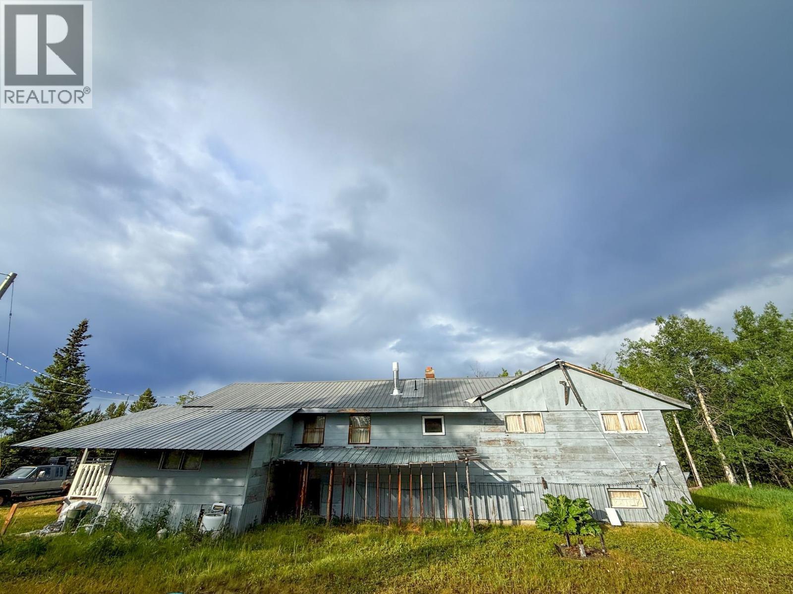 7031 Inman Road, Lone Butte, BC - Outdoor