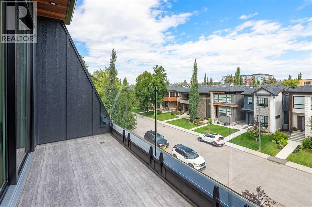 1807 Broadview Road Nw, Calgary, AB - Outdoor