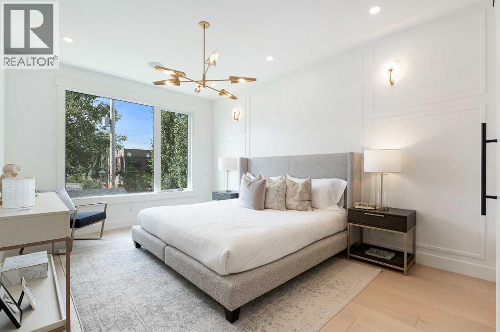 1807 Broadview Road Nw, Calgary, AB - Indoor Photo Showing Bedroom