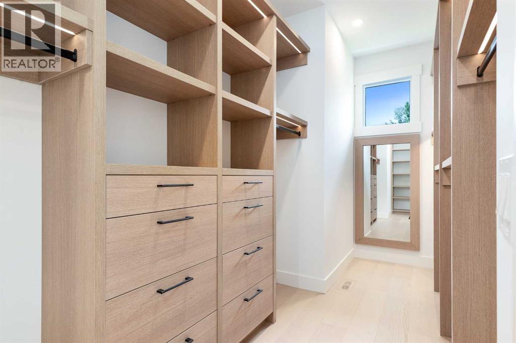 1807 Broadview Road Nw, Calgary, AB - Indoor