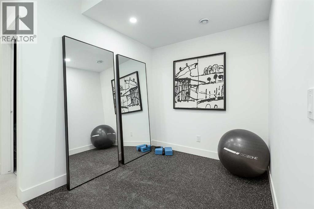 1807 Broadview Road Nw, Calgary, AB - Indoor