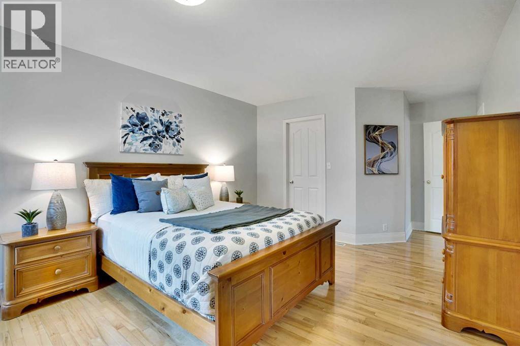 1317 9 Street Nw, Calgary, AB - Indoor Photo Showing Bedroom