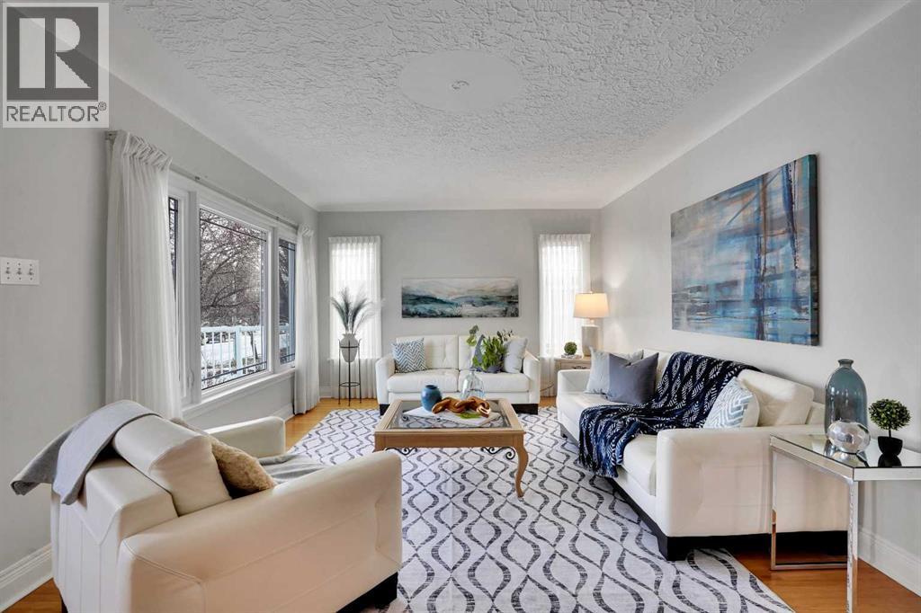 1317 9 Street Nw, Calgary, AB - Indoor Photo Showing Living Room