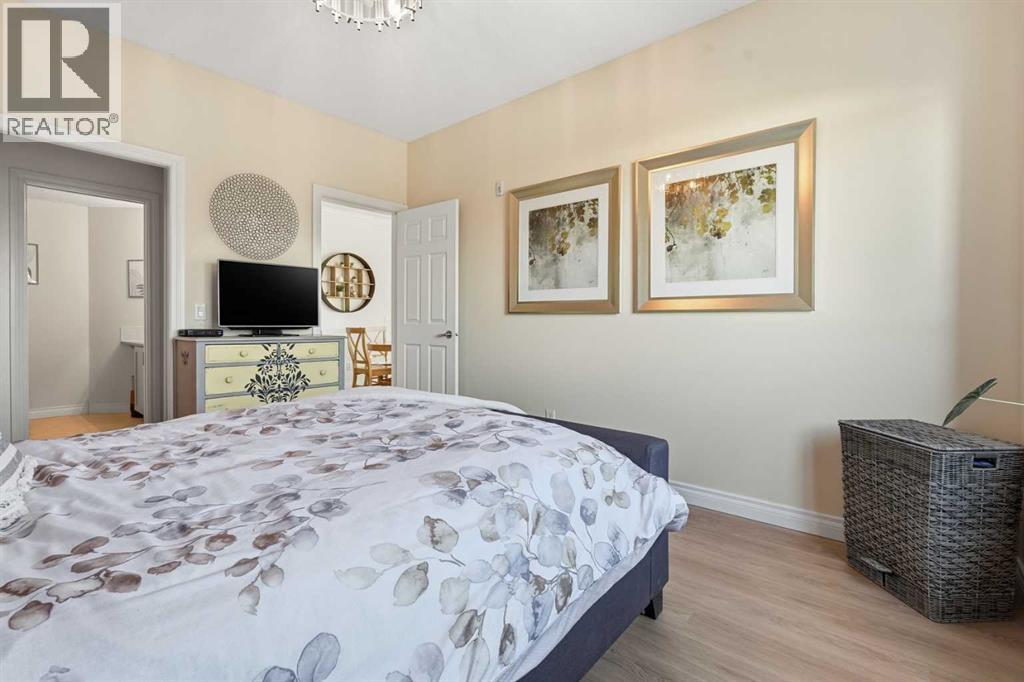 203, 11170 30 Street Sw, Calgary, AB - Indoor Photo Showing Bedroom