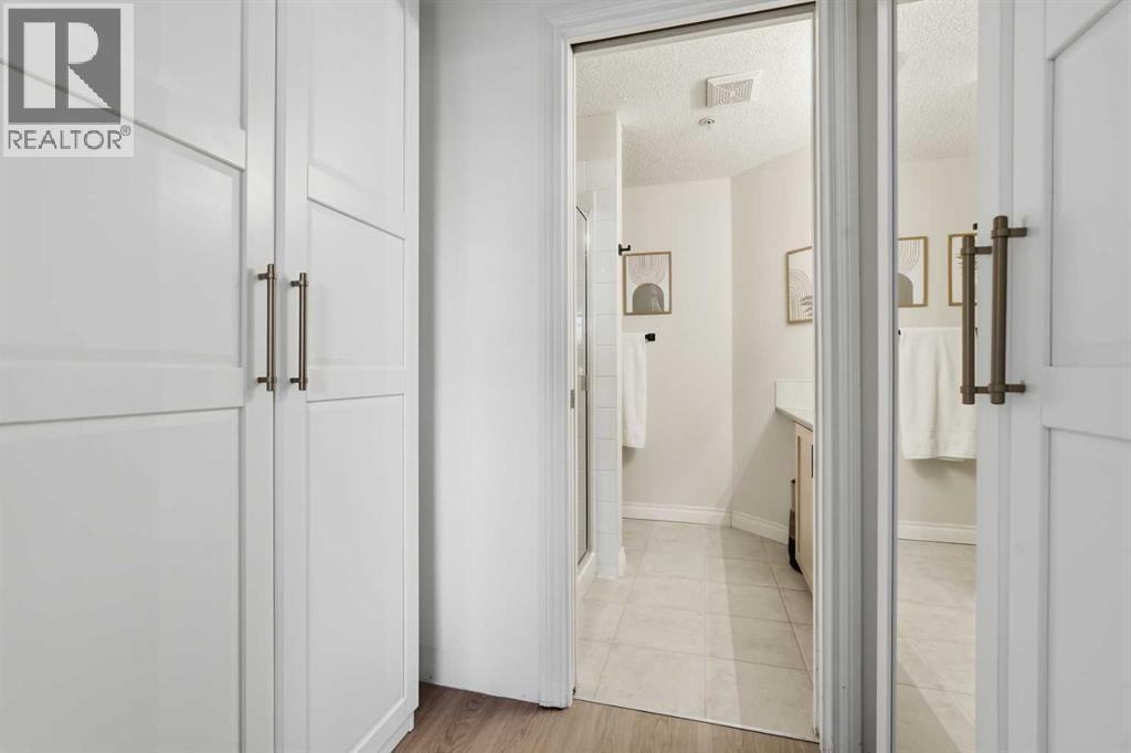 203, 11170 30 Street Sw, Calgary, AB - Indoor Photo Showing Other Room