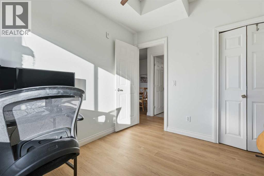 203, 11170 30 Street Sw, Calgary, AB - Indoor Photo Showing Other Room