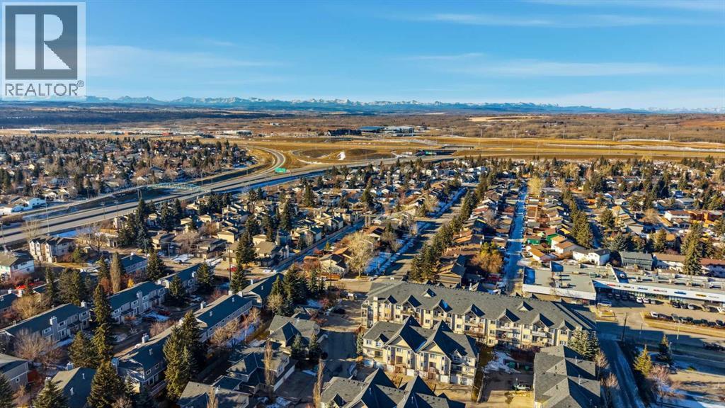 203, 11170 30 Street Sw, Calgary, AB - Outdoor With View