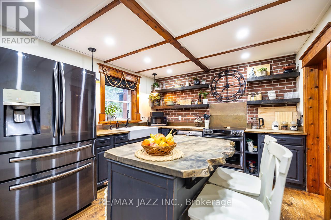 2929 Cornish Hollow Road, Hamilton Township, ON - Indoor Photo Showing Dining Room