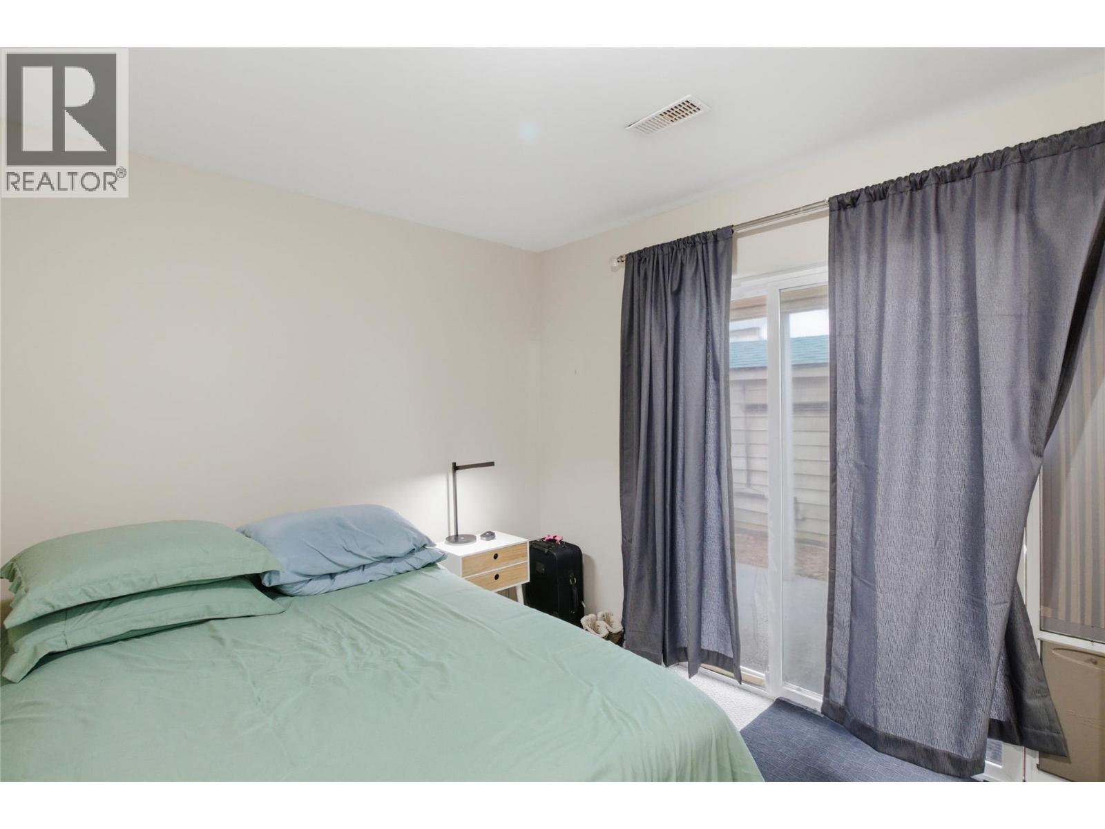 1938 Manning Court, Kamloops, BC - Indoor Photo Showing Bedroom