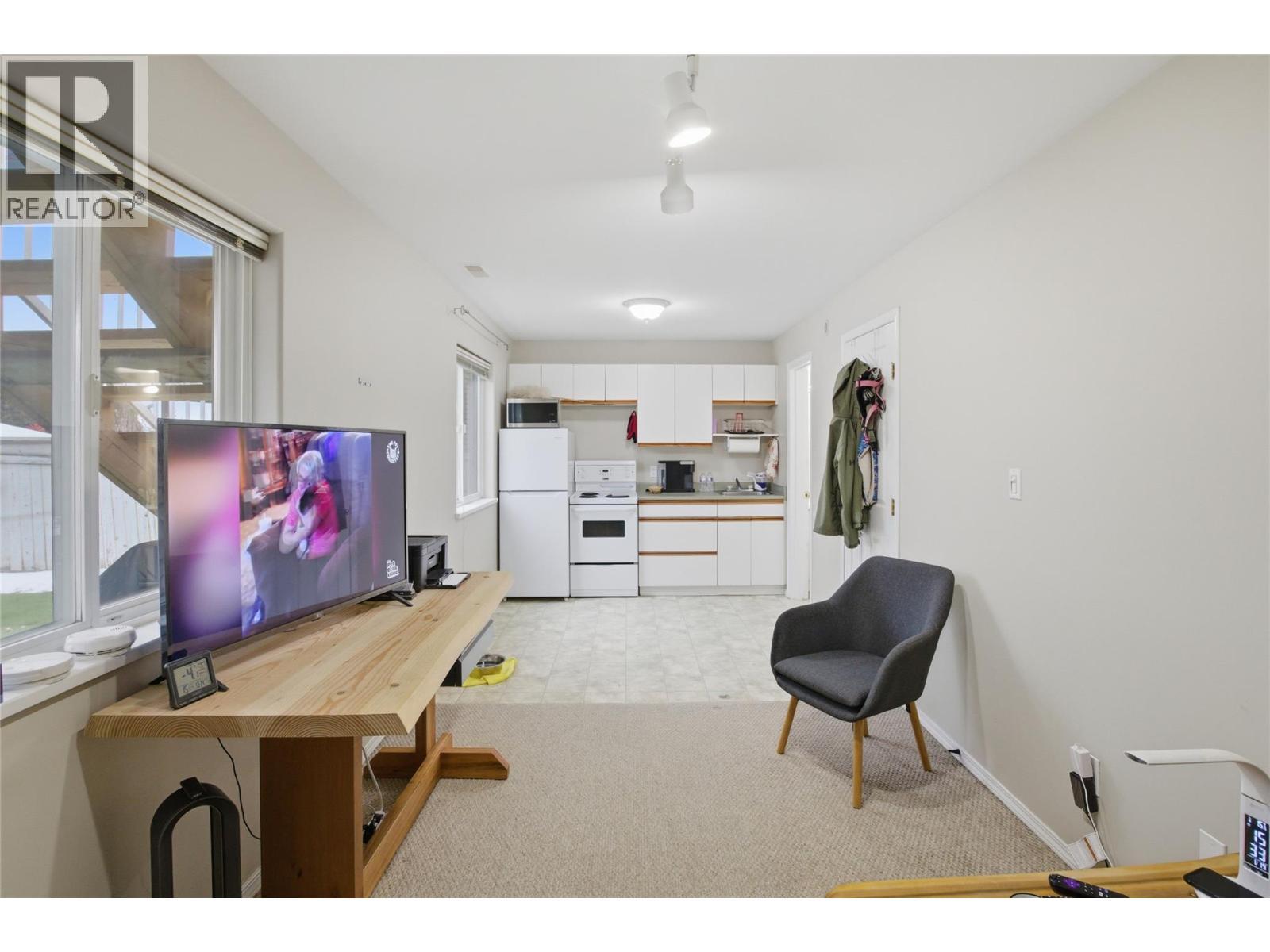 1938 Manning Court, Kamloops, BC - Indoor Photo Showing Other Room