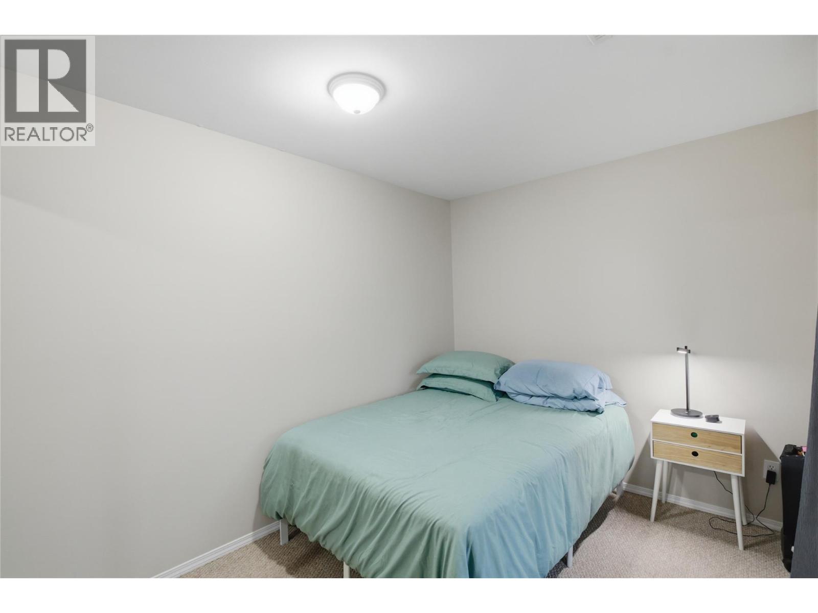 1938 Manning Court, Kamloops, BC - Indoor Photo Showing Bedroom