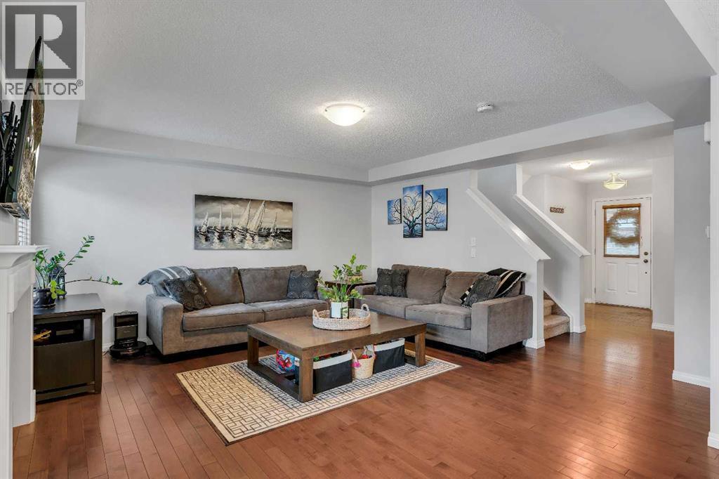 136 Viewpointe Terrace, Chestermere, AB - Indoor Photo Showing Living Room