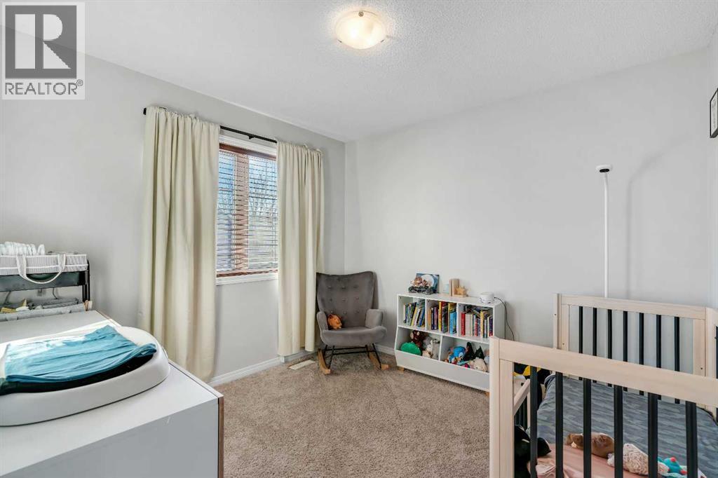 136 Viewpointe Terrace, Chestermere, AB - Indoor Photo Showing Bedroom