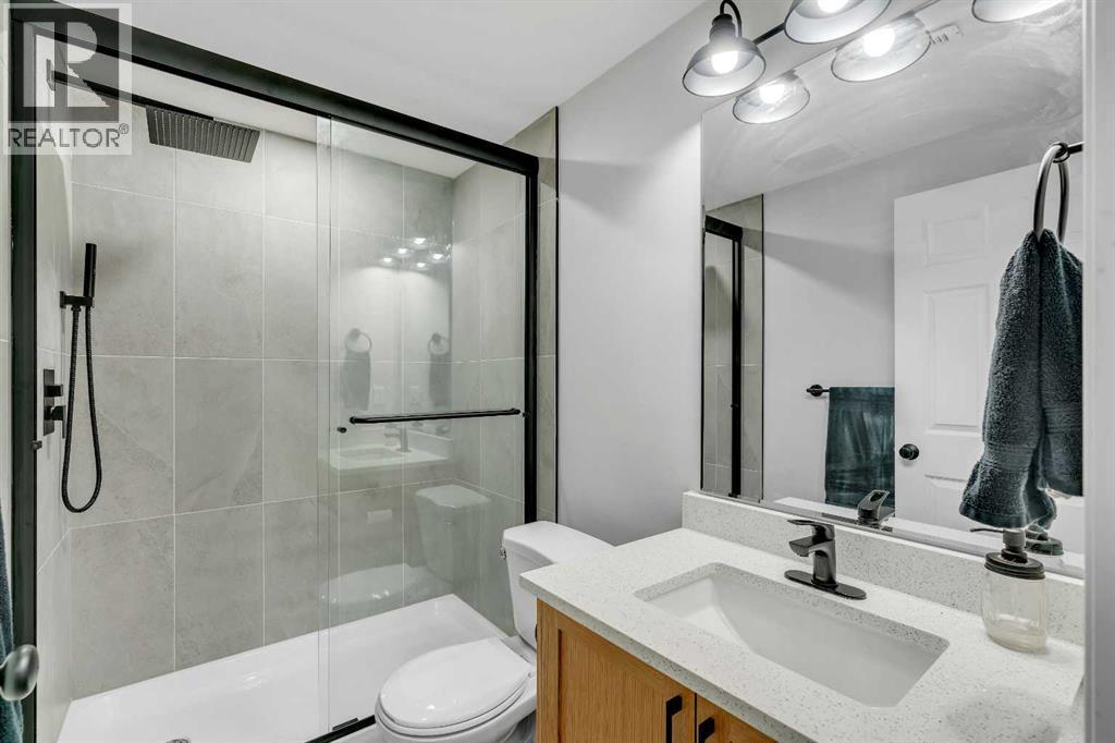 136 Viewpointe Terrace, Chestermere, AB - Indoor Photo Showing Bathroom
