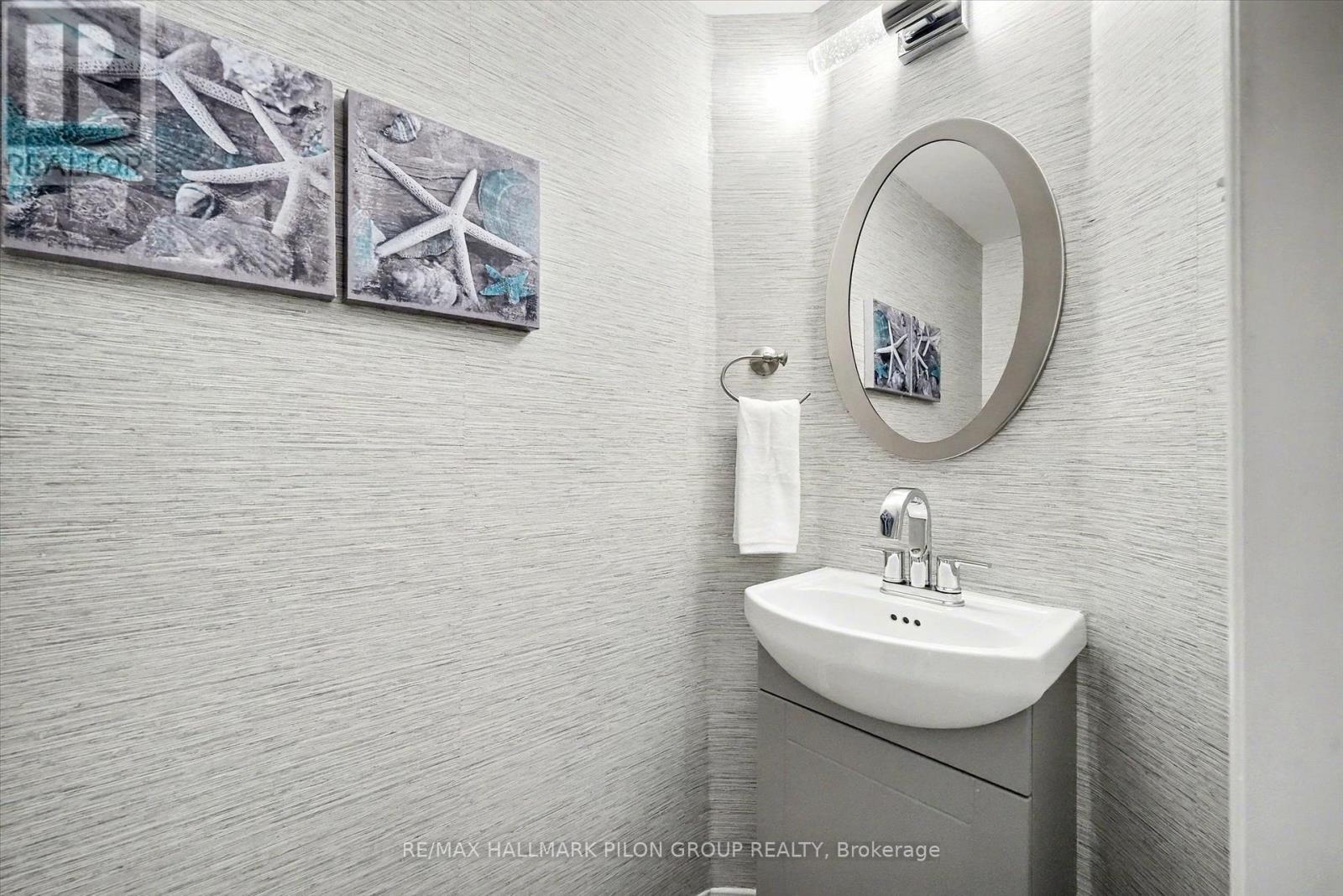 2112 Sandy Oaks Drive, Ottawa, ON - Indoor Photo Showing Bathroom